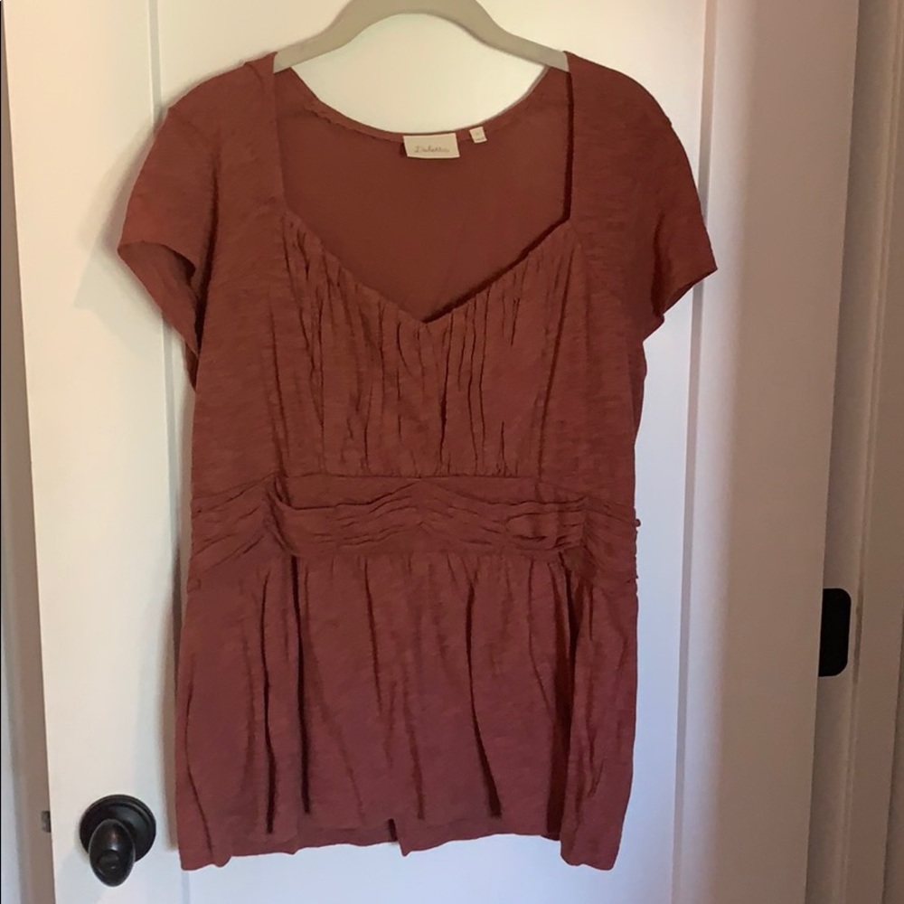 Cute shirt sleeve top